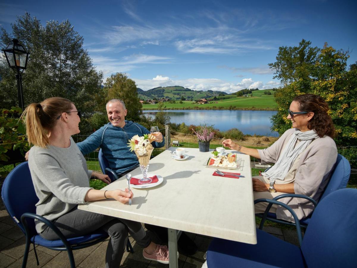 Erlebnisland Grizzlybaer Hotell Langenbuhl Exteriör bild